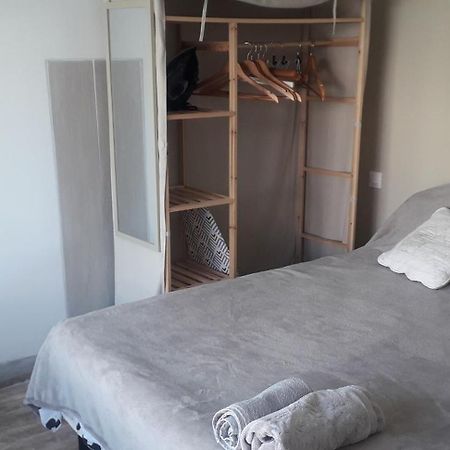 Logement Independant Au Calme Proche Toutes Commodites Et Transports 르까네 외부 사진